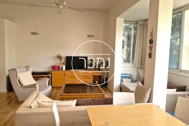 למכירה דירת 4 חדרים אותנטית בקרבת כיכר רבין תל אביב