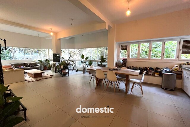 למכירה דירת 3 חדרים בבניין לשימור בקרבת שדרות חן תל אביב